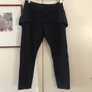 Lululemon deep purple cropped yoga pants